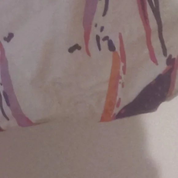 Aloha Reversible Floral Print Tote Bag with Black Straps - Picture 8 of 10